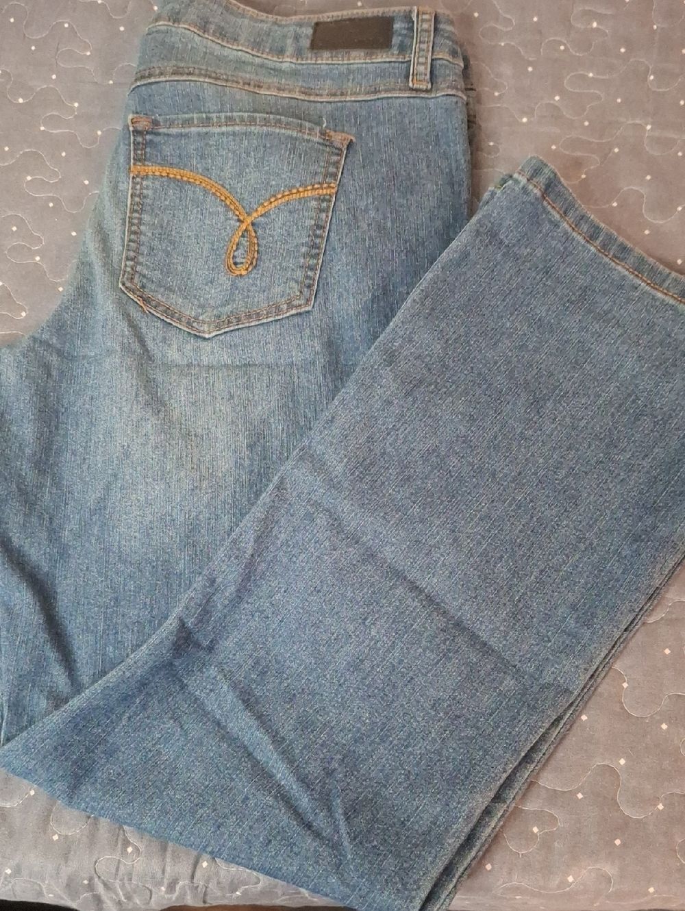 Natural Reflections Jeans size 6 petite
